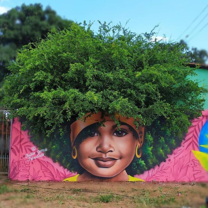 Brazilian Artist Uses Trees As "Hair" For His Creations