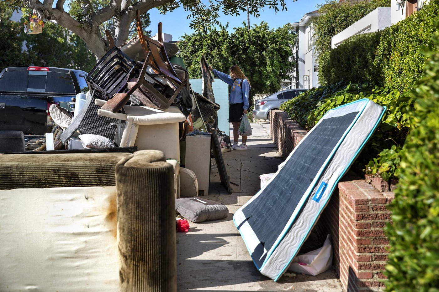 The College Mass Discard Problem, Retro Restaurants and More Generated Podslop issue artwork