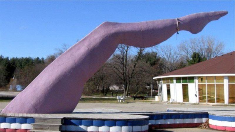 Giant Lady's Leg Sundial