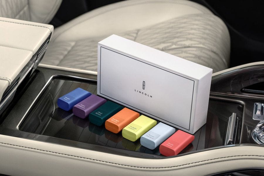 Lincoln-Introduces-Scent-Cartridges-To-Enhance-the-Driving-Experience